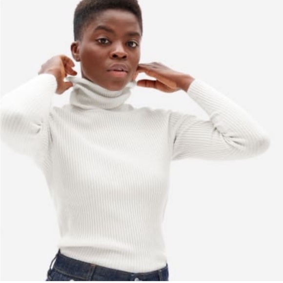 Everlane The Italian Merino Rib Turtleneck in Bone Color Size Medium - Picture 7 of 7